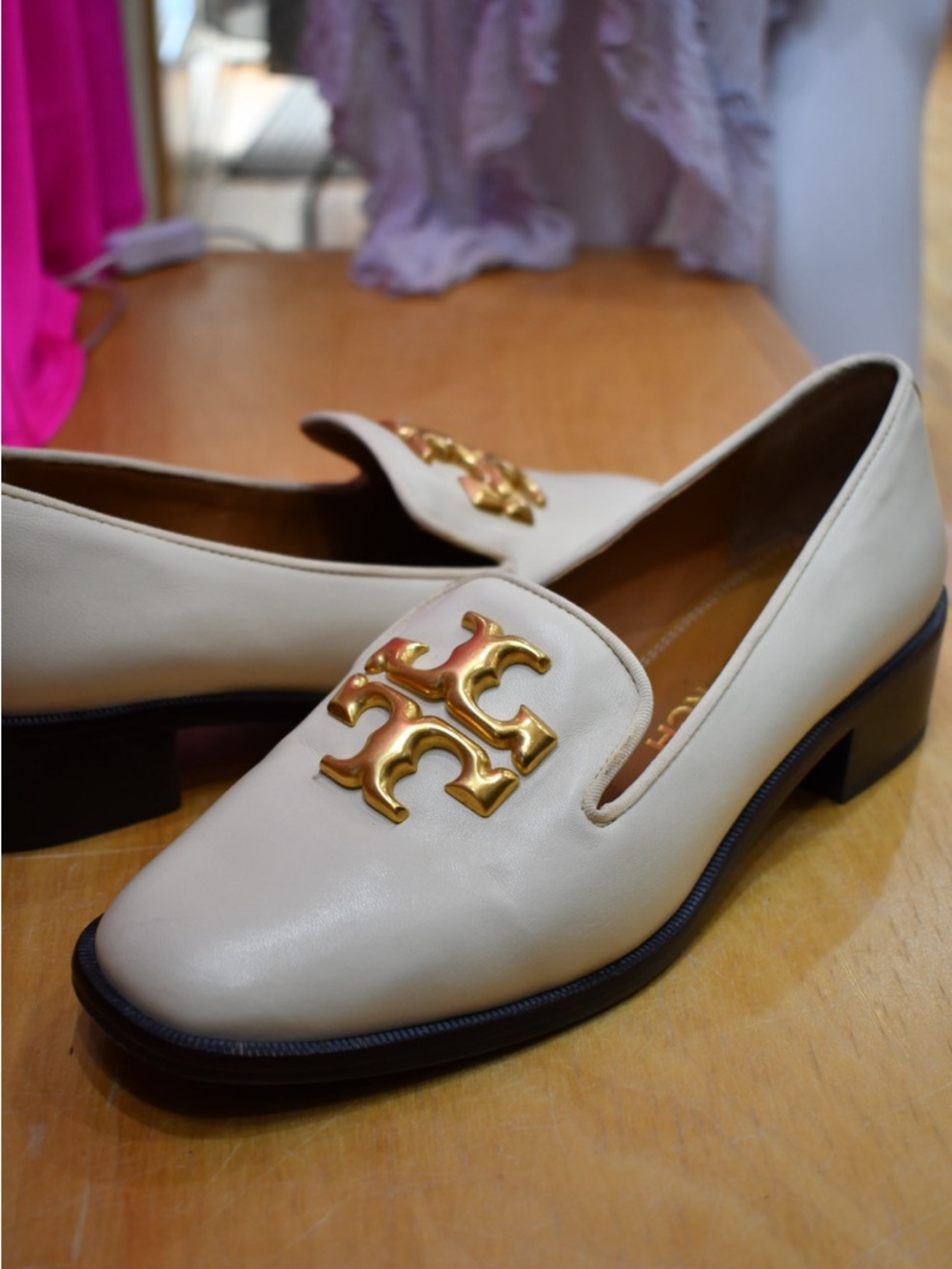 Tory Burch Cream Heeled Loafer with Gold Logo - Picture 3 of 4